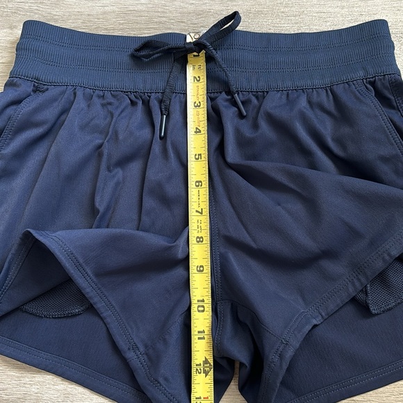 The North Face Navy Blue Shorts With Pockets Size Medium - Picture 9 of 12